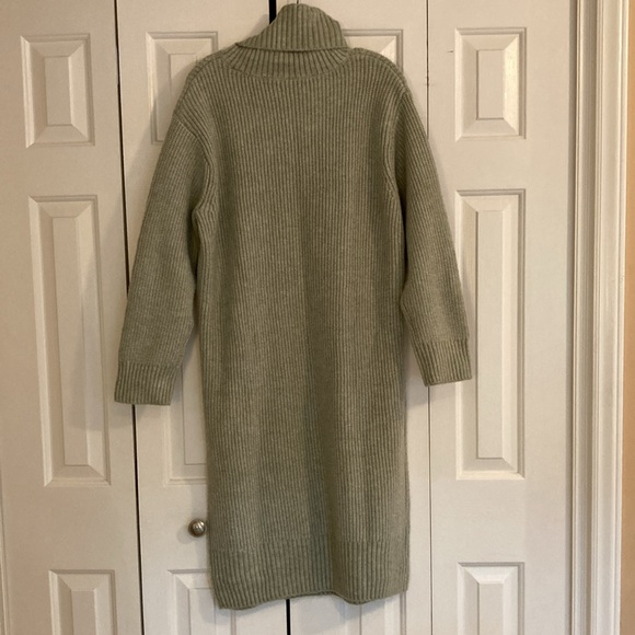 H&M RIB-KNIT TURTLENECK DRESS - Picture 3 of 4